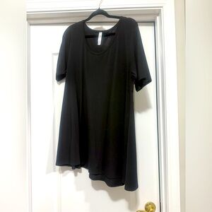 LuLaRoe 2XL Black Perfect T Top